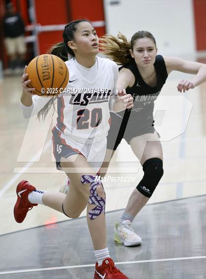 Thumbnail 2 in Flintridge Prep vs. La Salle photogallery.