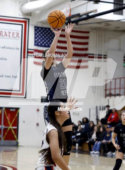 Thumbnail 1 in Flintridge Prep vs. La Salle photogallery.