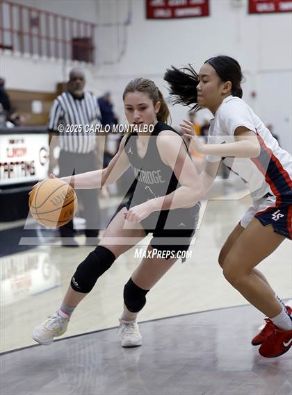 Thumbnail 3 in Flintridge Prep vs. La Salle photogallery.
