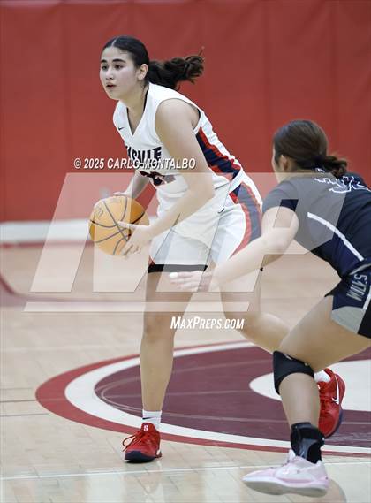 Thumbnail 3 in Flintridge Prep vs. La Salle photogallery.