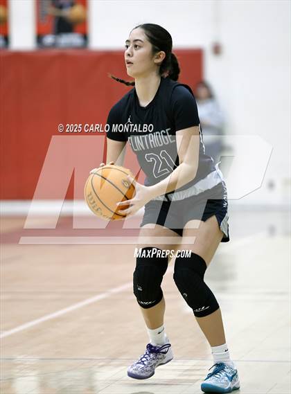 Thumbnail 3 in Flintridge Prep vs. La Salle photogallery.