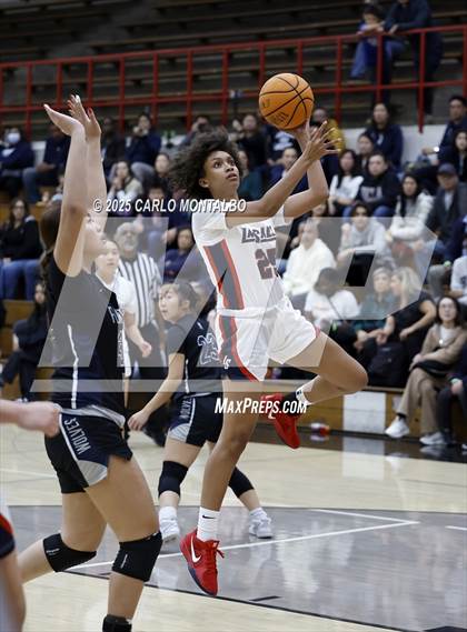 Thumbnail 3 in Flintridge Prep vs. La Salle photogallery.