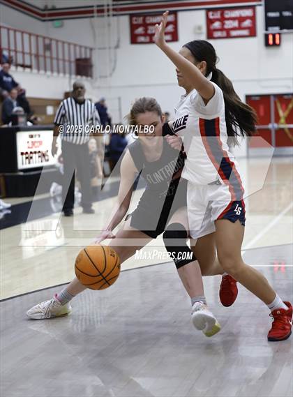 Thumbnail 2 in Flintridge Prep vs. La Salle photogallery.