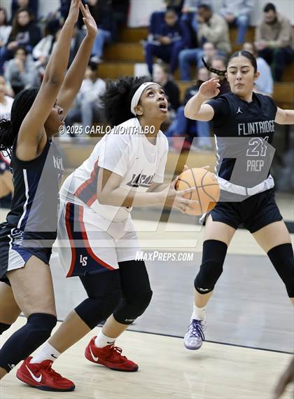 Thumbnail 2 in Flintridge Prep vs. La Salle photogallery.