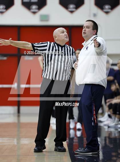 Thumbnail 1 in Flintridge Prep vs. La Salle photogallery.