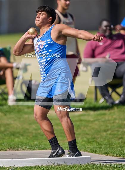 Thumbnail 1 in Panther Relays (Shot Put) photogallery.