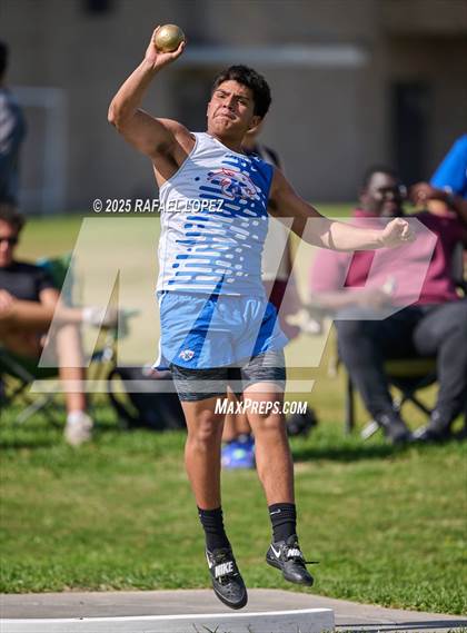 Thumbnail 3 in Panther Relays (Shot Put) photogallery.