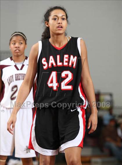 Thumbnail 1 in Salem vs Norcom (Lady Greyhound Classic) photogallery.