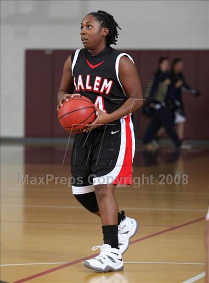 Thumbnail 3 in Salem vs Norcom (Lady Greyhound Classic) photogallery.