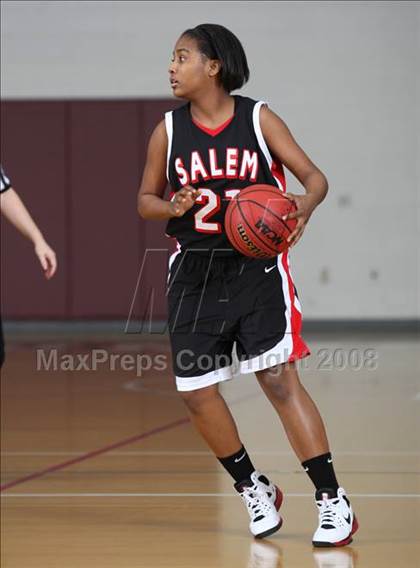 Thumbnail 1 in Salem vs Norcom (Lady Greyhound Classic) photogallery.