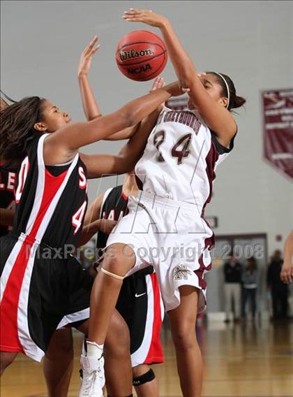 Thumbnail 1 in Salem vs Norcom (Lady Greyhound Classic) photogallery.