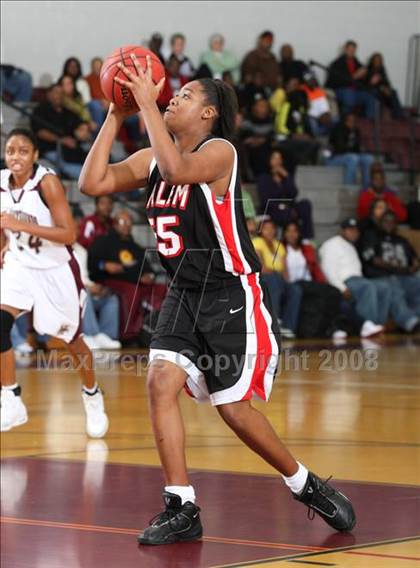 Thumbnail 2 in Salem vs Norcom (Lady Greyhound Classic) photogallery.