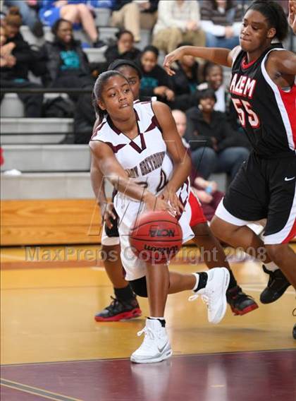 Thumbnail 3 in Salem vs Norcom (Lady Greyhound Classic) photogallery.