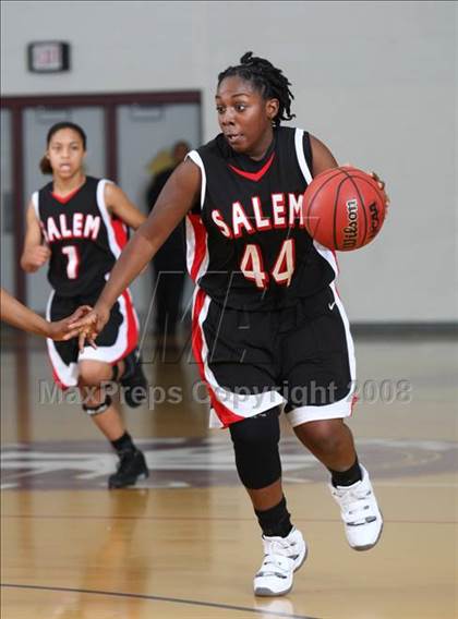 Thumbnail 1 in Salem vs Norcom (Lady Greyhound Classic) photogallery.