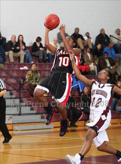 Thumbnail 1 in Salem vs Norcom (Lady Greyhound Classic) photogallery.