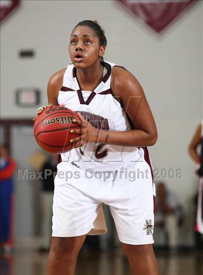 Thumbnail 2 in Salem vs Norcom (Lady Greyhound Classic) photogallery.