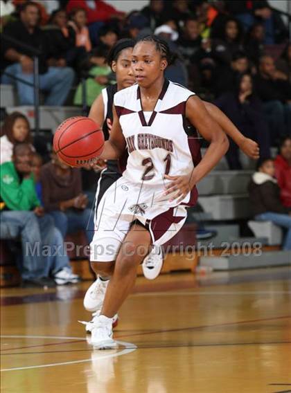 Thumbnail 1 in Salem vs Norcom (Lady Greyhound Classic) photogallery.
