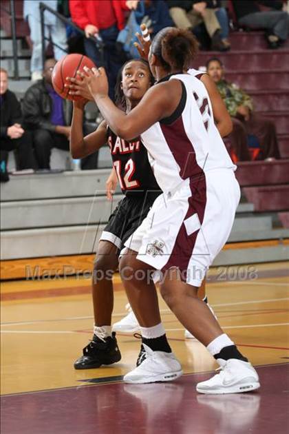 Thumbnail 3 in Salem vs Norcom (Lady Greyhound Classic) photogallery.
