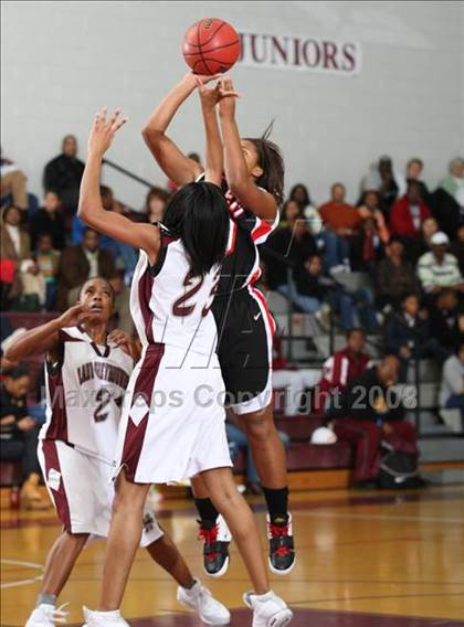 Thumbnail 3 in Salem vs Norcom (Lady Greyhound Classic) photogallery.