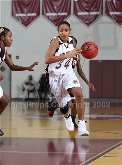 Thumbnail 3 in Salem vs Norcom (Lady Greyhound Classic) photogallery.