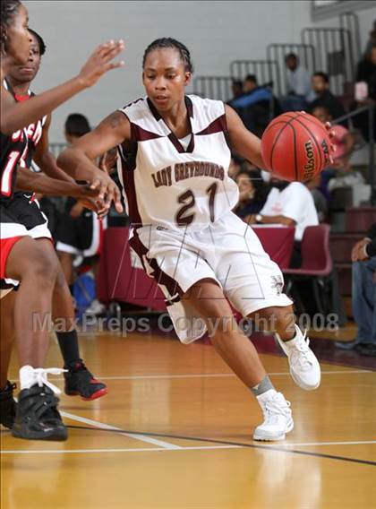 Thumbnail 2 in Salem vs Norcom (Lady Greyhound Classic) photogallery.