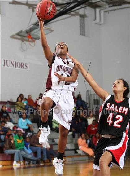 Thumbnail 2 in Salem vs Norcom (Lady Greyhound Classic) photogallery.