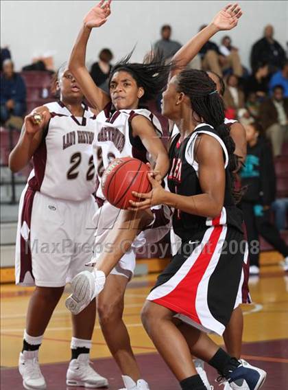 Thumbnail 2 in Salem vs Norcom (Lady Greyhound Classic) photogallery.