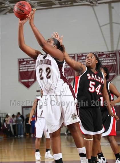 Thumbnail 2 in Salem vs Norcom (Lady Greyhound Classic) photogallery.