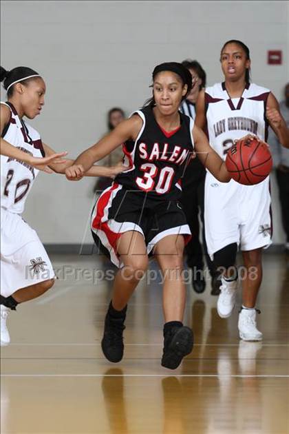 Thumbnail 2 in Salem vs Norcom (Lady Greyhound Classic) photogallery.