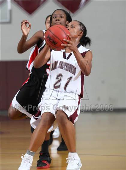 Thumbnail 2 in Salem vs Norcom (Lady Greyhound Classic) photogallery.