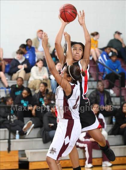 Thumbnail 2 in Salem vs Norcom (Lady Greyhound Classic) photogallery.