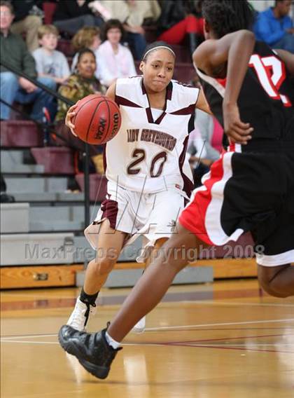 Thumbnail 1 in Salem vs Norcom (Lady Greyhound Classic) photogallery.