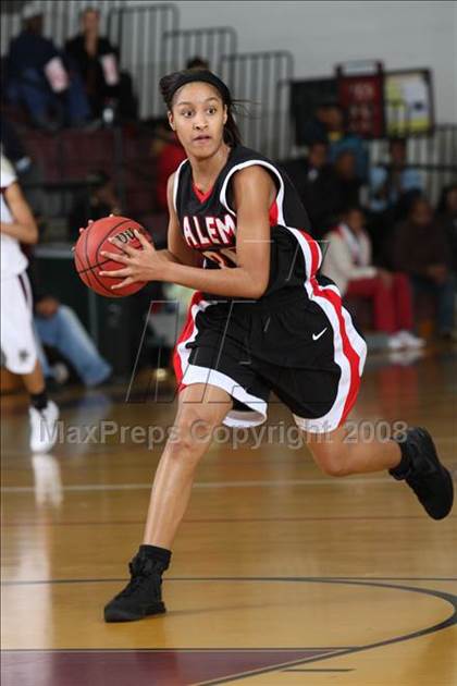 Thumbnail 1 in Salem vs Norcom (Lady Greyhound Classic) photogallery.