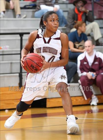 Thumbnail 3 in Salem vs Norcom (Lady Greyhound Classic) photogallery.