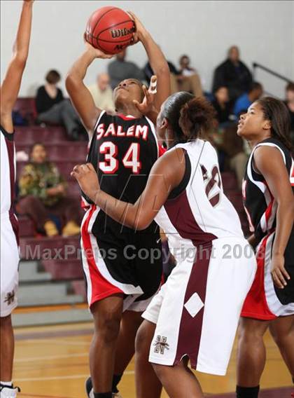Thumbnail 1 in Salem vs Norcom (Lady Greyhound Classic) photogallery.