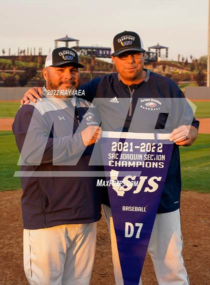 Thumbnail 3 in Turlock Christian vs. Valley Christian (CIF SJS D7 Final) photogallery.