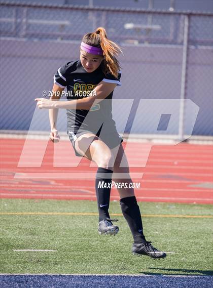 Thumbnail 2 in Sunny Hills vs Mira Costa (CIF SS D2 Championship) photogallery.