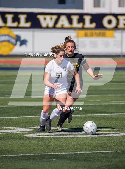 Thumbnail 1 in Sunny Hills vs Mira Costa (CIF SS D2 Championship) photogallery.