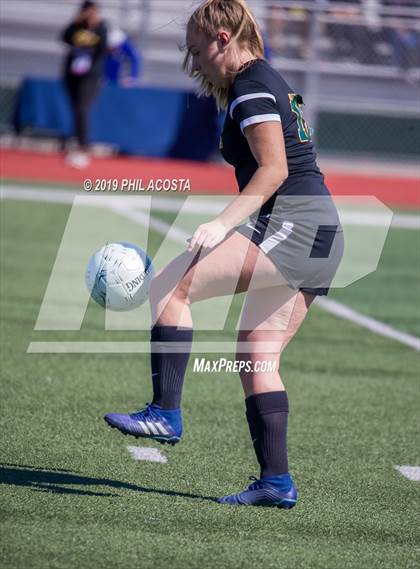 Thumbnail 1 in Sunny Hills vs Mira Costa (CIF SS D2 Championship) photogallery.