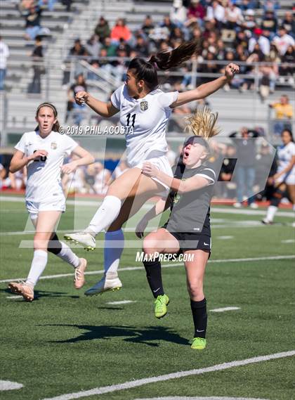 Thumbnail 3 in Sunny Hills vs Mira Costa (CIF SS D2 Championship) photogallery.