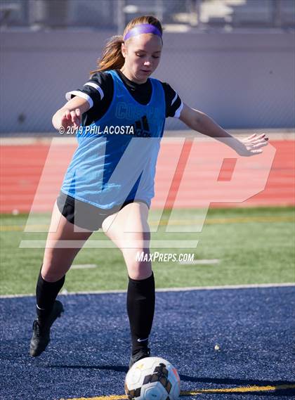Thumbnail 2 in Sunny Hills vs Mira Costa (CIF SS D2 Championship) photogallery.