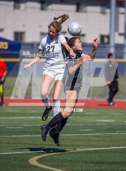 Thumbnail 2 in Sunny Hills vs Mira Costa (CIF SS D2 Championship) photogallery.