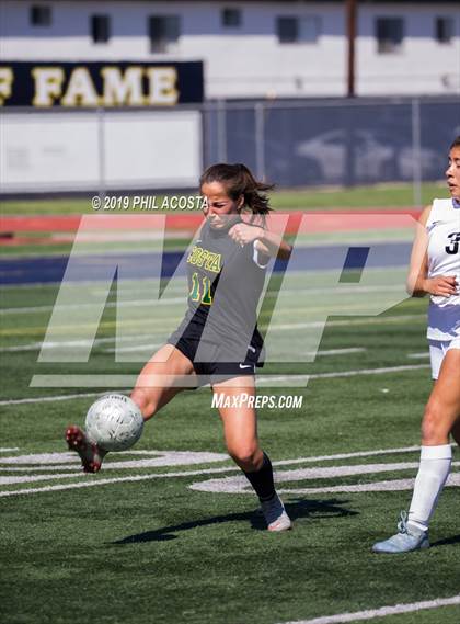 Thumbnail 2 in Sunny Hills vs Mira Costa (CIF SS D2 Championship) photogallery.
