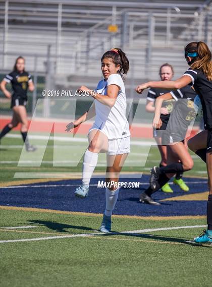Thumbnail 2 in Sunny Hills vs Mira Costa (CIF SS D2 Championship) photogallery.