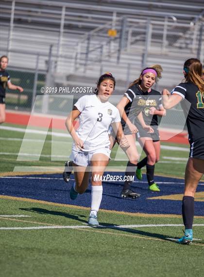 Thumbnail 3 in Sunny Hills vs Mira Costa (CIF SS D2 Championship) photogallery.