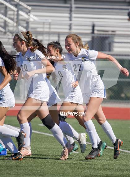 Thumbnail 1 in Sunny Hills vs Mira Costa (CIF SS D2 Championship) photogallery.