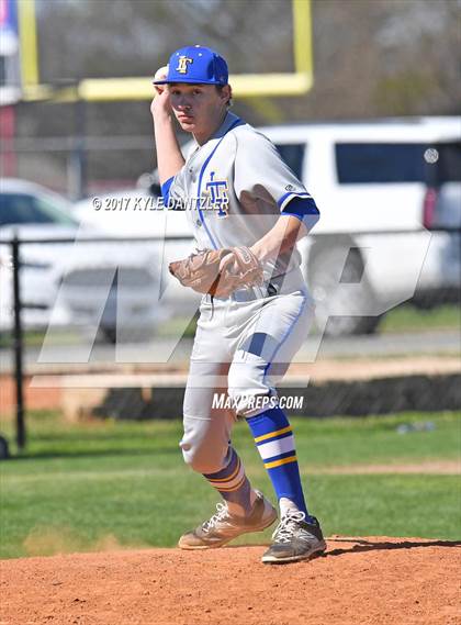 Thumbnail 1 in Leonard vs Community (Pottsboro Tournament) photogallery.