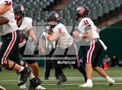 Thumbnail 3 in Walnut Grove vs. Argyle (UIL 5A D2 Football Region 1 Regional) photogallery.