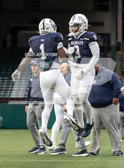 Thumbnail 3 in Walnut Grove vs. Argyle (UIL 5A D2 Football Region 1 Regional) photogallery.