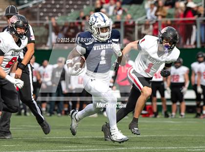 Thumbnail 2 in Walnut Grove vs. Argyle (UIL 5A D2 Football Region 1 Regional) photogallery.